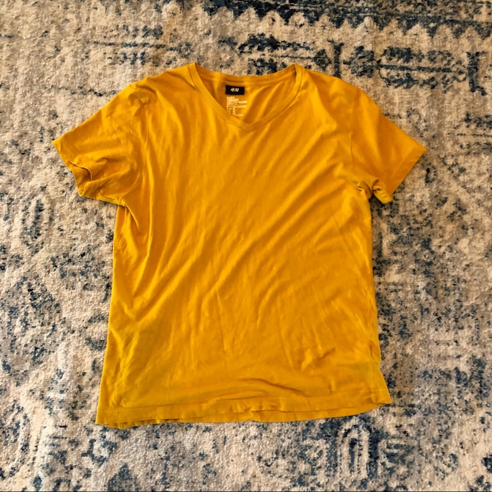 H&M yellow/mustard tshirt